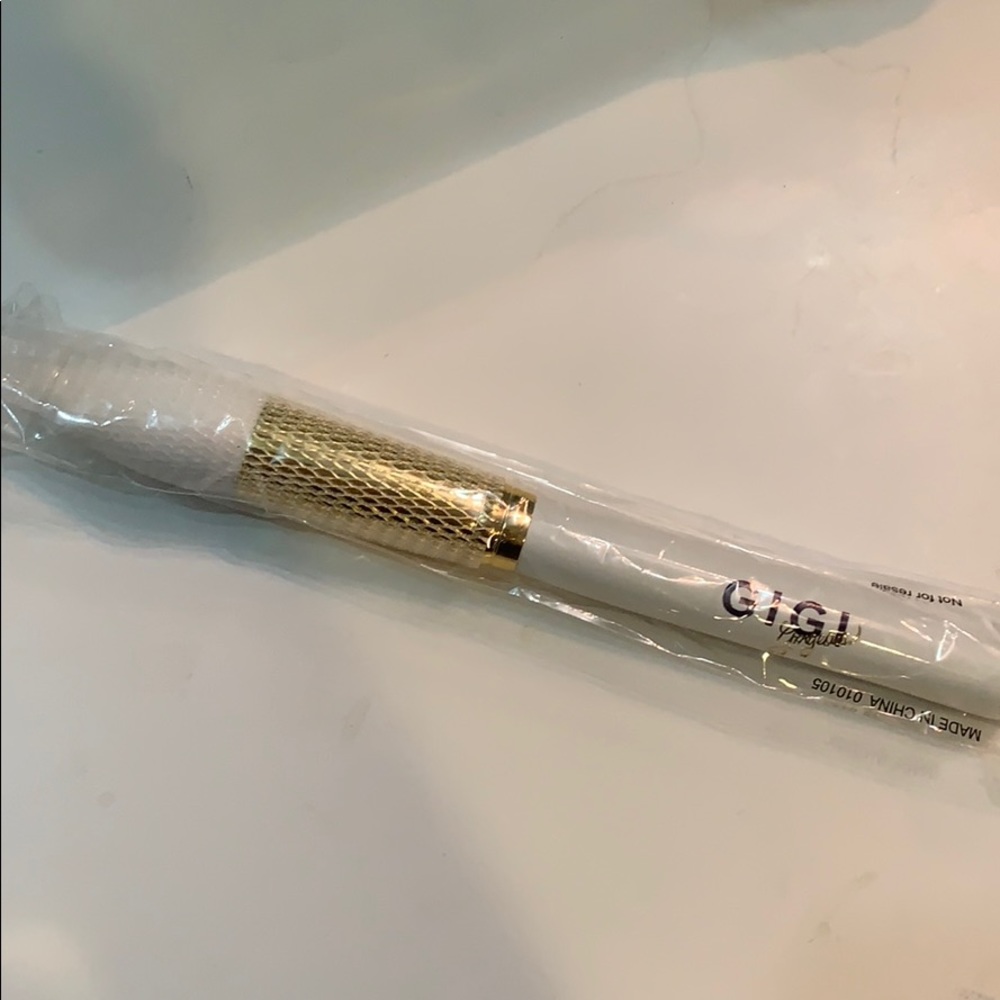 Makeup brush